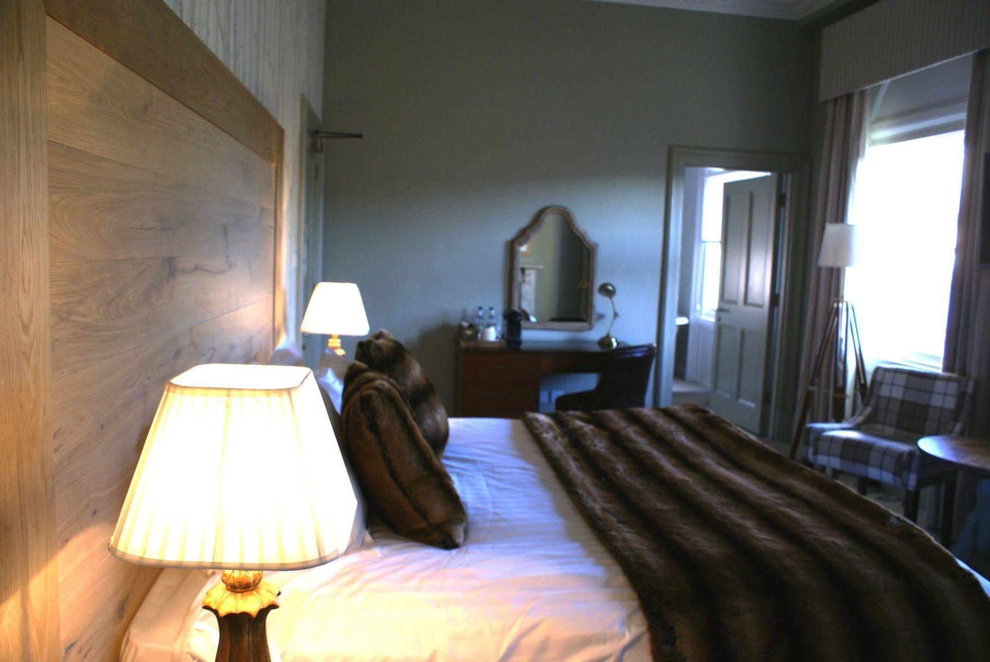 Loch Fyne Hotel And Restaurant Бат Екстериор снимка